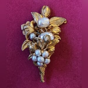 Elegant Miriam Haskell Gold Tone and Faux Pearl Brooch